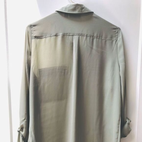 NWT Apt 9 woman’s silky cargo utility blouse size M - Picture 4 of 5